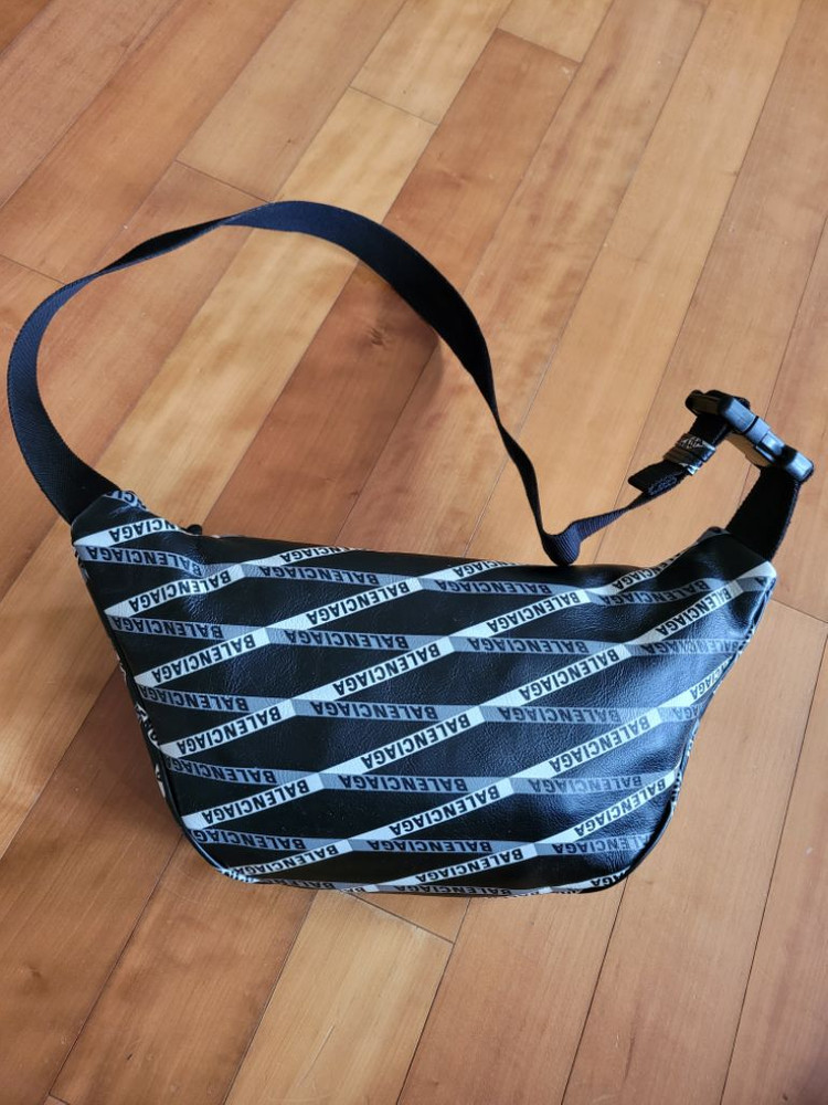 발렌시아가 올오버 로고 익스플로러 레더 벨트백 힙색팝--6