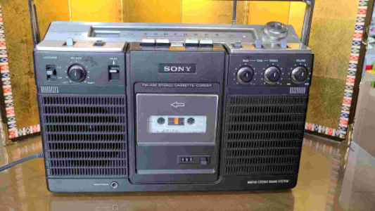 빈티지 소니 CF-2400 카세트라디오(붐박스)