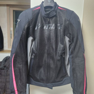 다이네즈 여자 메쉬자켓 팝니다