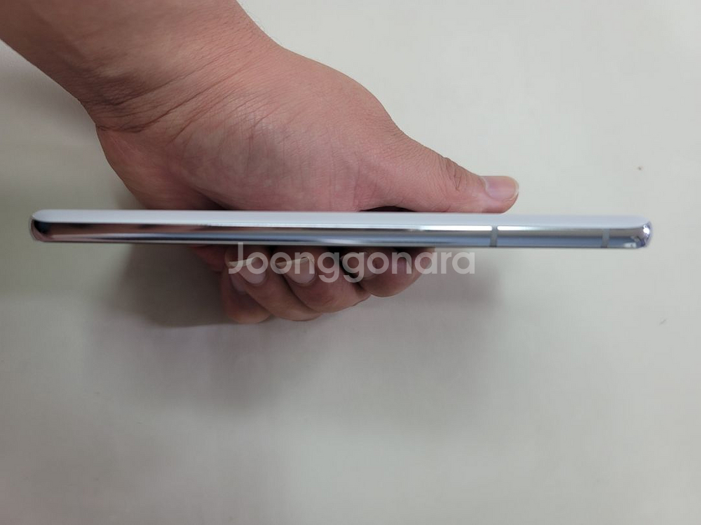 갤럭시S21 5g 256gb skt 화이트 민팃급팝니다--5