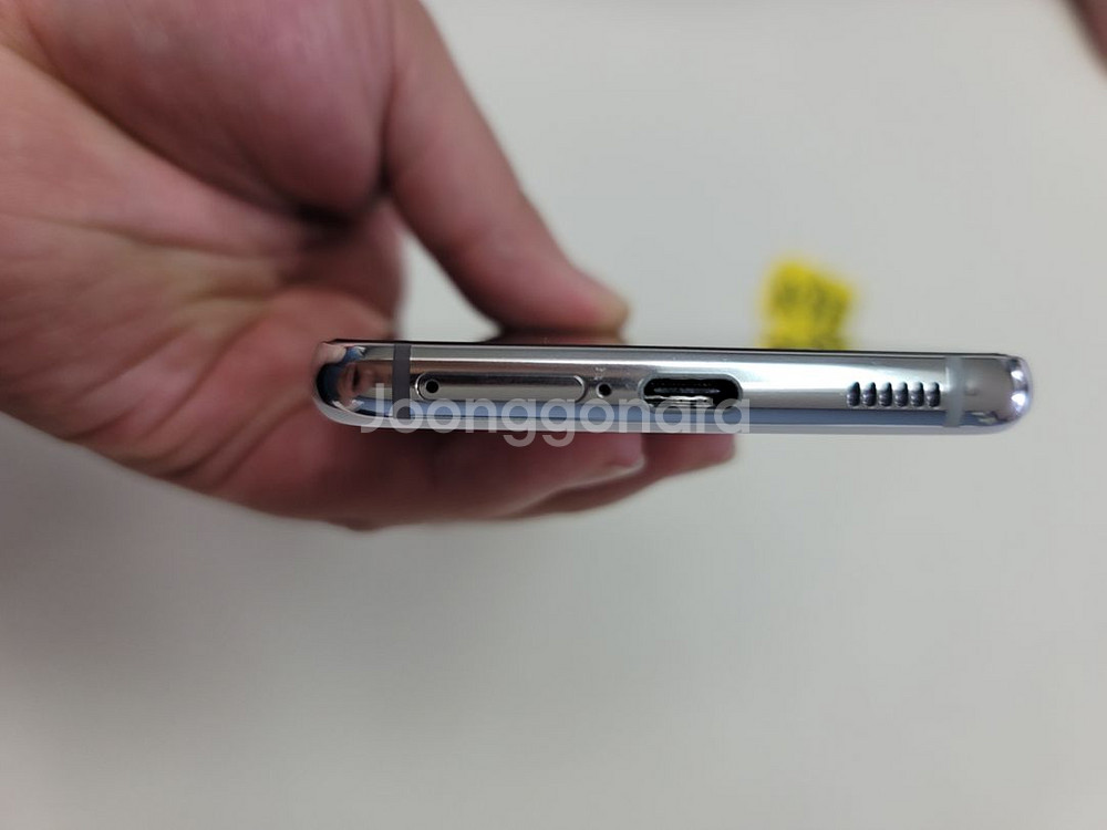 갤럭시S21 5g 256gb skt 화이트 민팃급팝니다--3