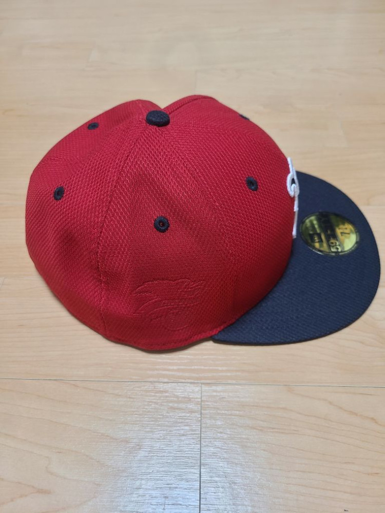 뉴에라보스턴--1