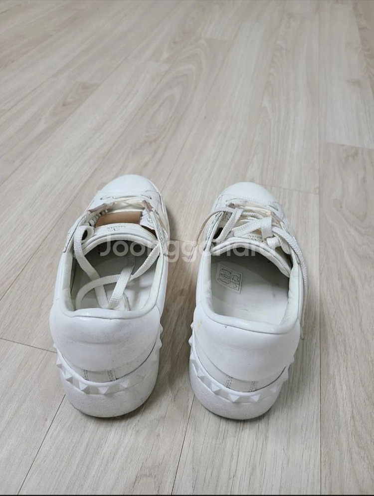 발렌티노 스니커즈36반--2