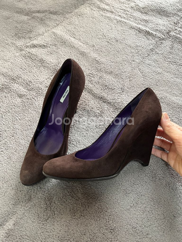 (240/37)미우미우 정품 웨지힐 스웨이드 뮬--0