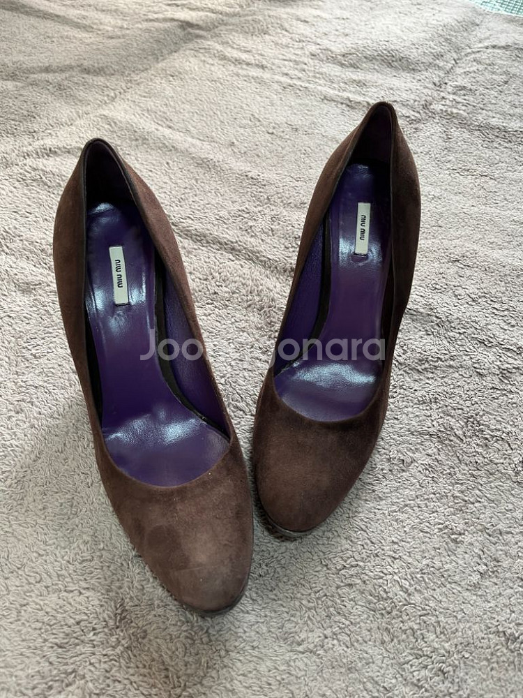 (240/37)미우미우 정품 웨지힐 스웨이드 뮬--1