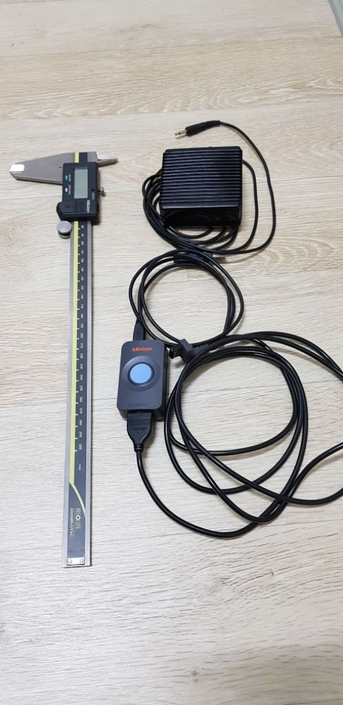 미츠토요 디지털 버니어캘리퍼스300m (CD-30C) 이미지