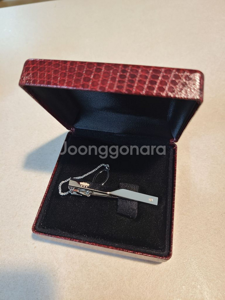 청와대 넥타이핀--1