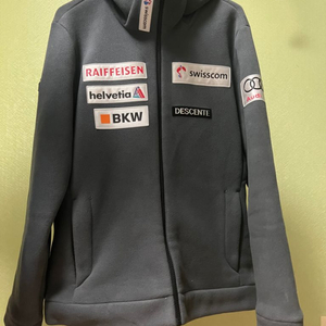 데상트아우디후리스,반팔티