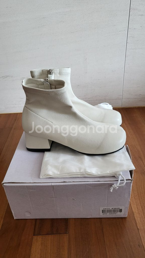 (정품)구호(22fw) gu_de 콜라보레이션 앵글부츠--5