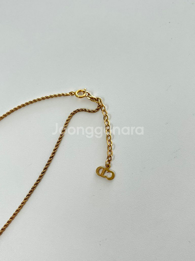 디올 큐빅로고 목걸이--3