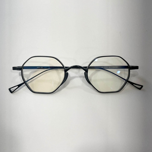 블랙 팔각형 티타늄 코받침 없는 윤여정 일본 안경