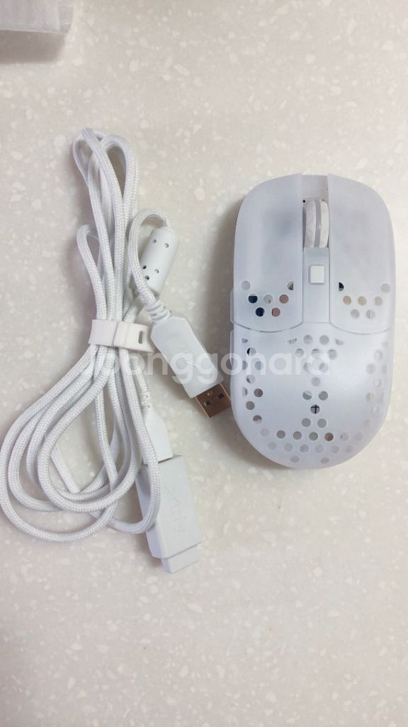 MZ1 초경량 게이밍 무선 마우스--1