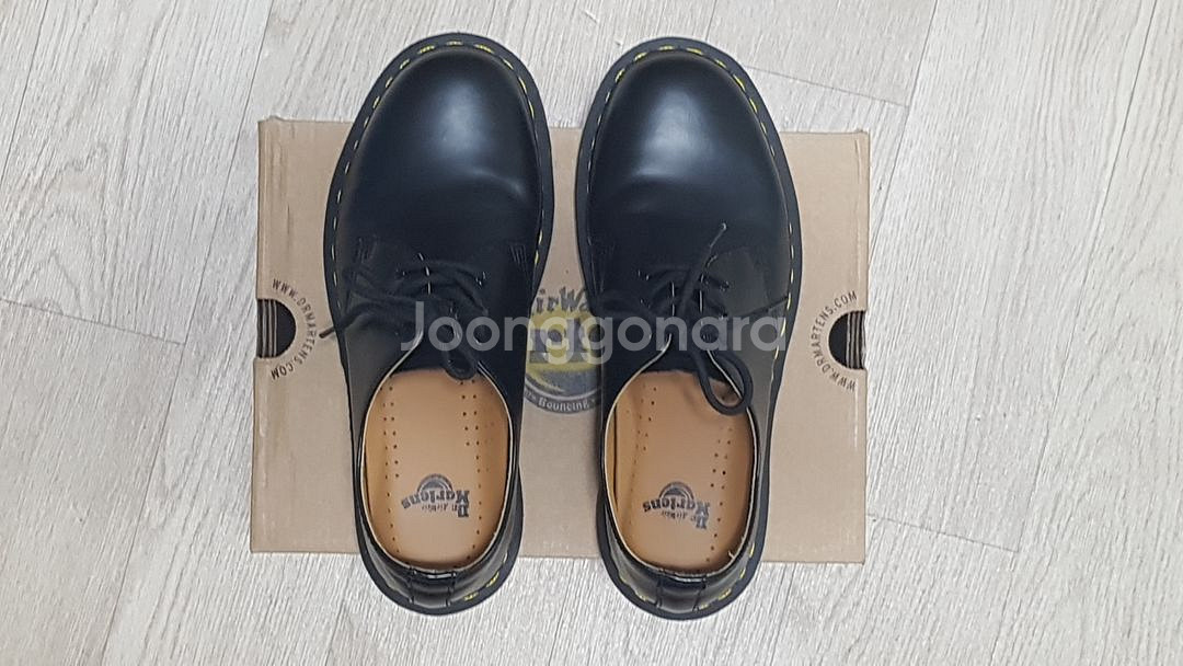 닥터마틴 1461 스무스 신품급 uk6 250--0