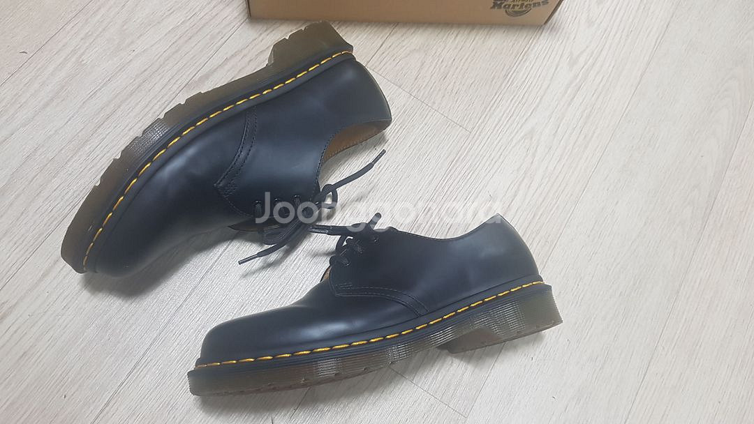닥터마틴 1461 스무스 신품급 uk6 250--2