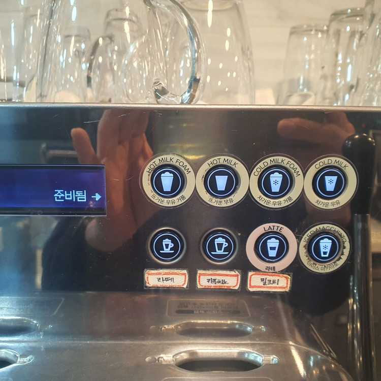 네스프레소 아길라 업소용커피머신 이미지