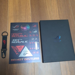 ROG 키홀더 + 스티커 판매합니다.