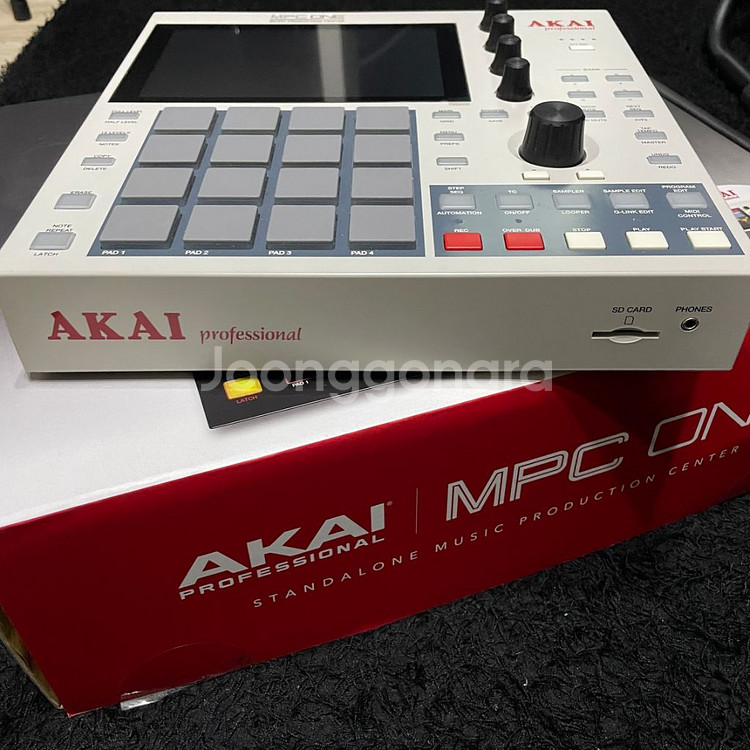 Akai MPC ONE Retro 판매합니다!새상품--1
