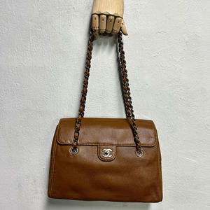 샤넬 캐비어 체인 숄더백