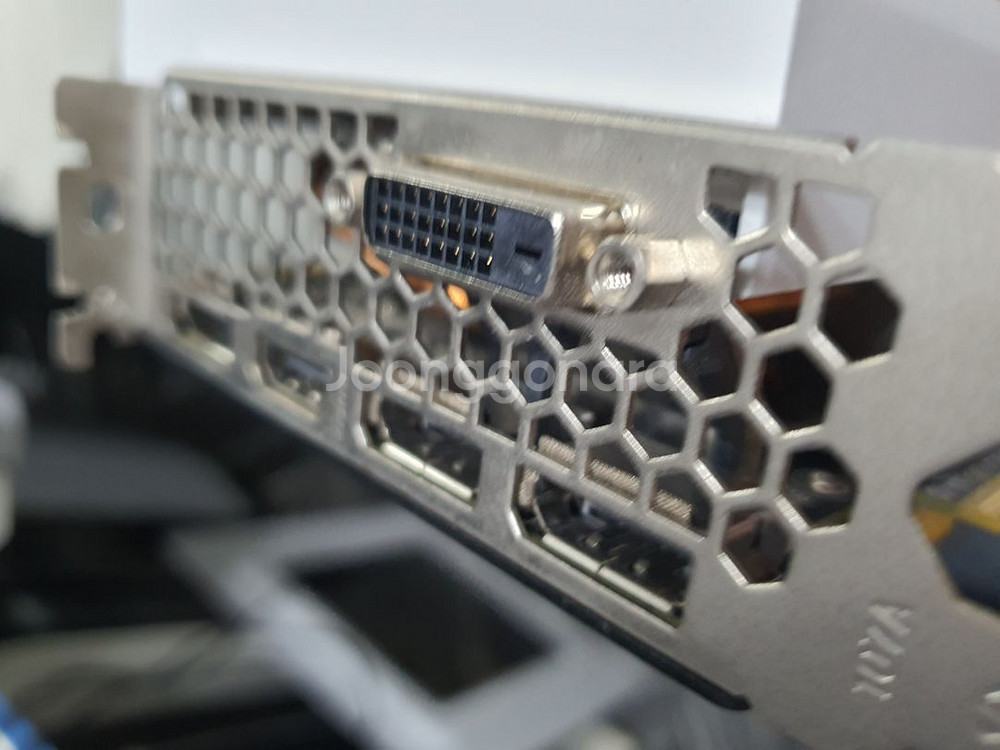 이엠텍 1080ti super 제트스트림 11G 팝니다--2