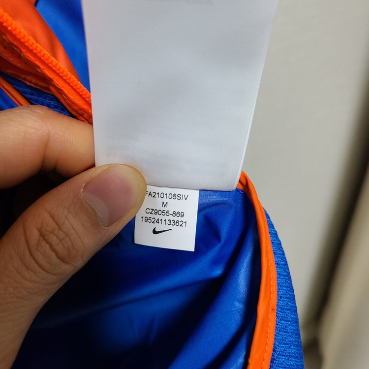 (새상품) 나이키윈드러너 남성 바람막이 자켓 M사이즈--9