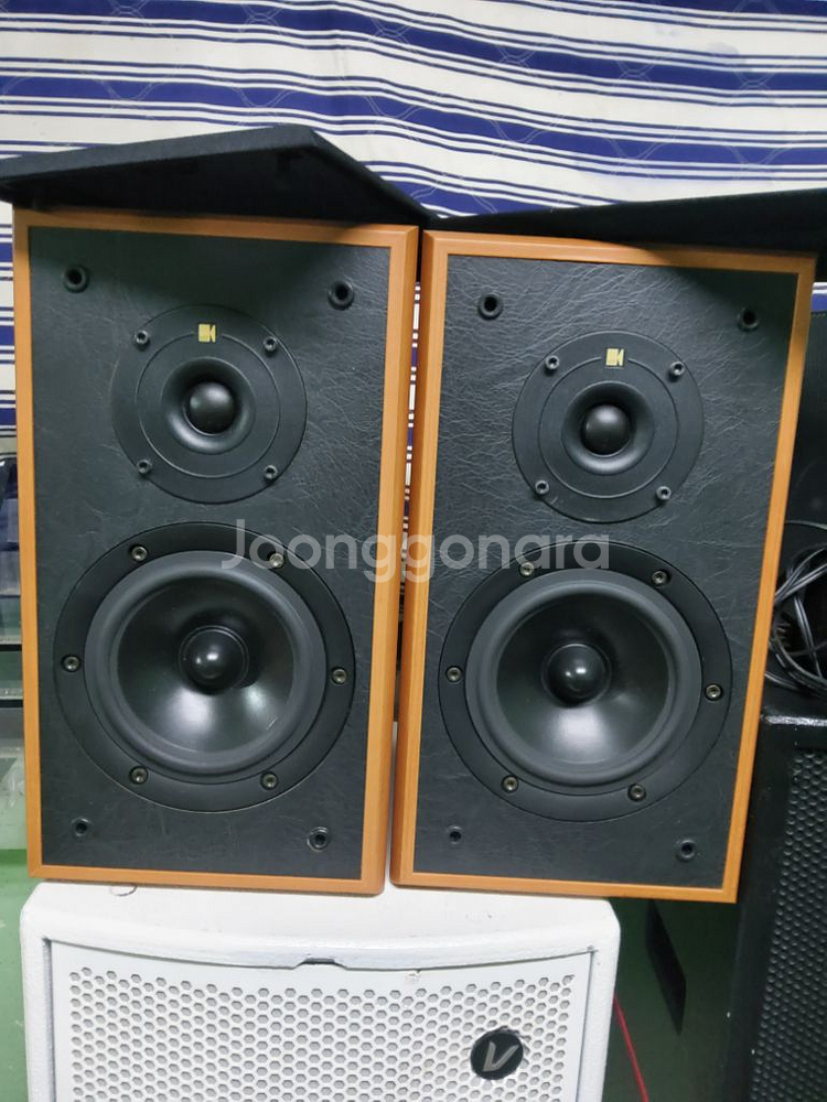 kef cresta 1. 북셀프 .UK.--0