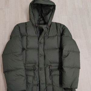 아웃스탠딩 구스다운 카라코람 올리브그린 XL 판매합니다