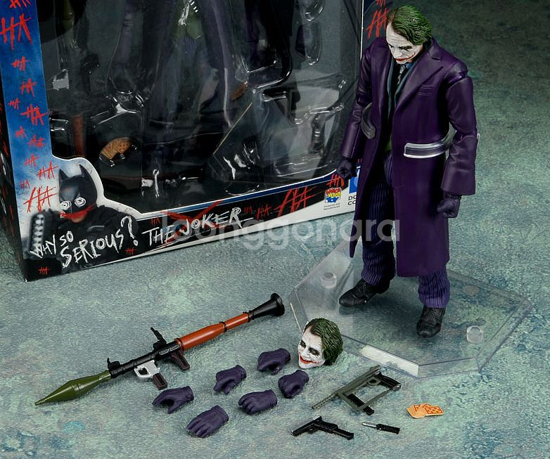 다크나이트 조커 피규어(MAFEX)--1