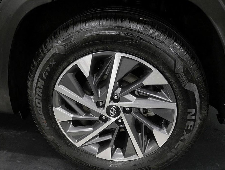 신차와 같은 중고차 [현대]투싼(NX4) 디젤 2.0--6