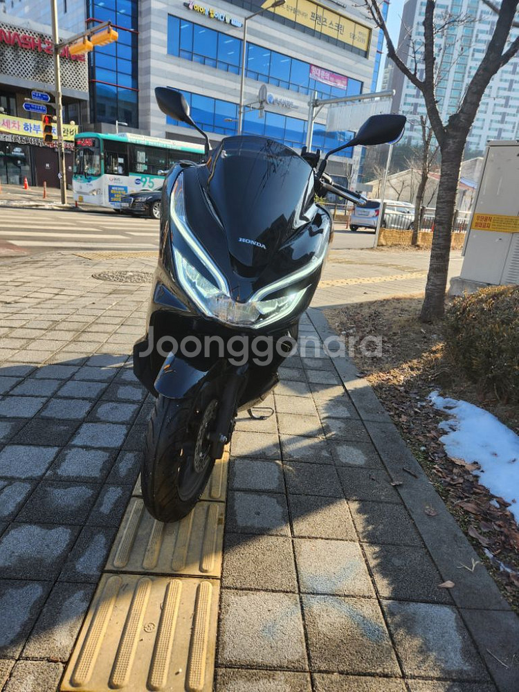 pcx125 20년식 유광블랙 9천키로대--0