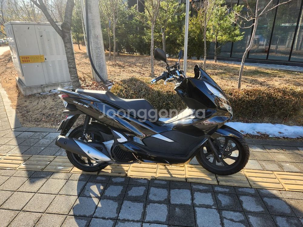 pcx125 20년식 유광블랙 9천키로대--1