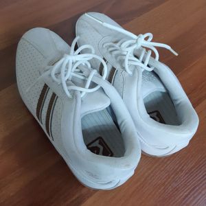 235~240사이즈 거의새상품