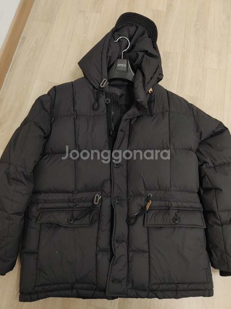 아웃스탠딩 카라코람 블랙 L 사이즈 판매합니다.--0