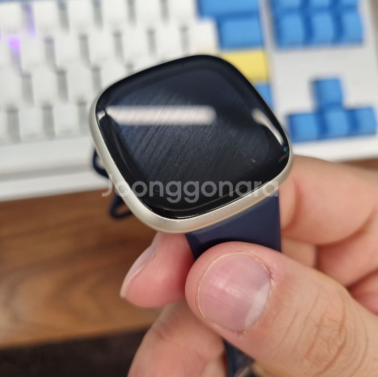 fitbit versa3 핏빗 스마트워치 판매--4
