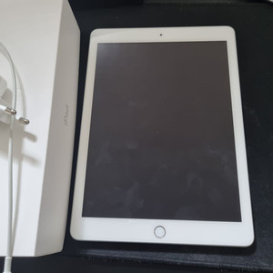 아이패드6세대 실버 32g