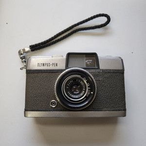 1959년도 올림푸스 필름 카메라 최초 pen