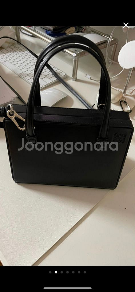 로에베 포스탈 레더 숄더백 (스몰) 제니가방--1
