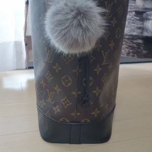 토끼털 왕폼폼이 브로치 이미지