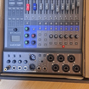 zoom livetrak l8 믹서 겸 오인페