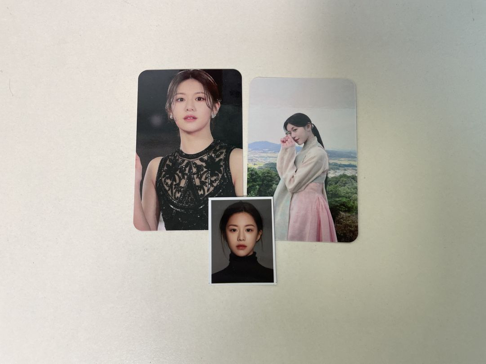 고윤정굿즈판매(양면포카+증사) 이미지