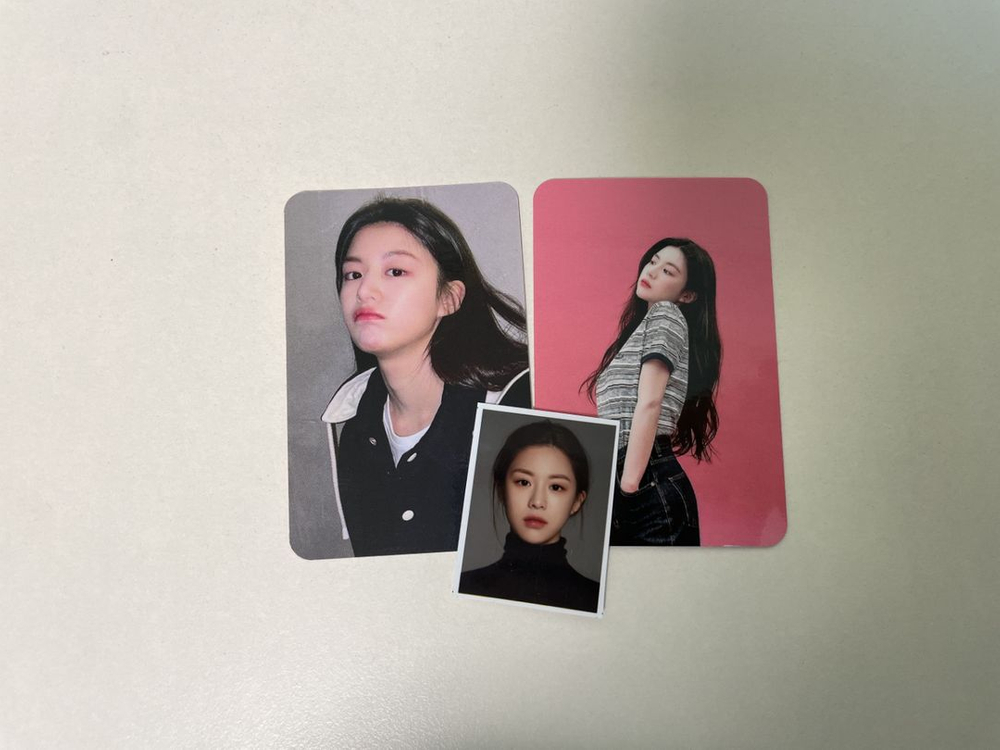 고윤정굿즈판매(양면포카+증사) 이미지