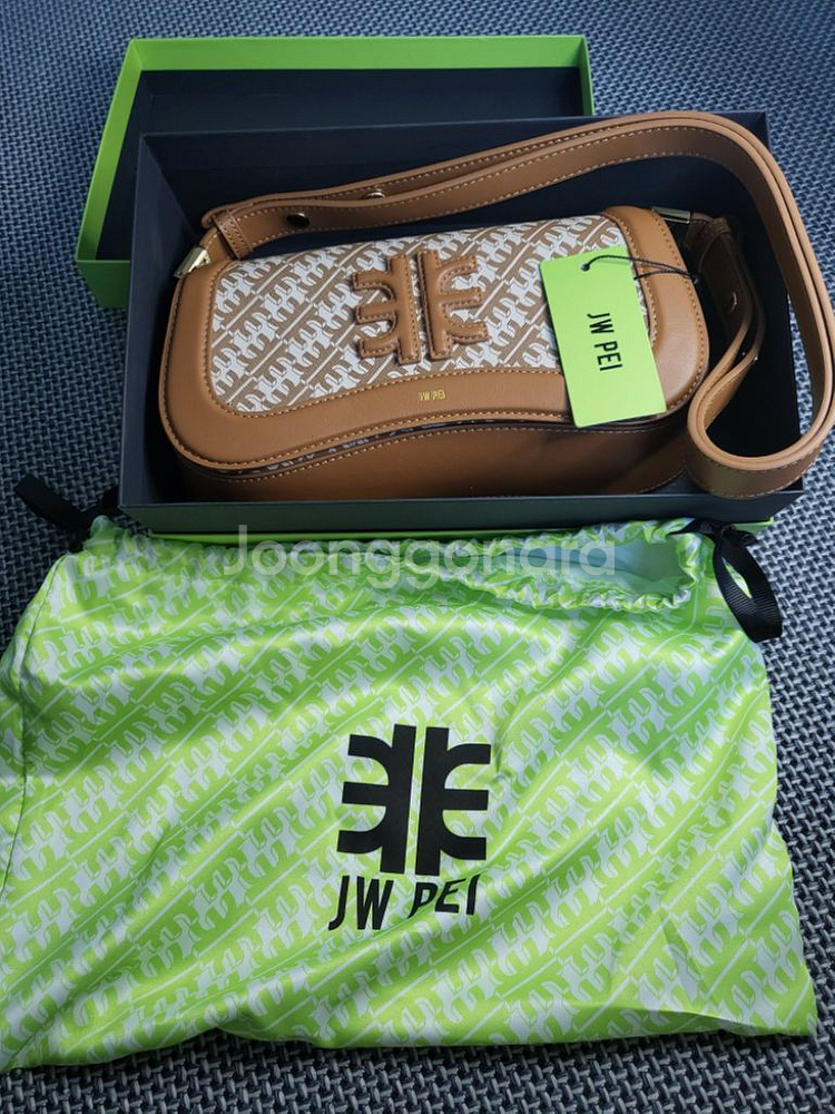 JW pei 조이 숄더백 1번 사용--1