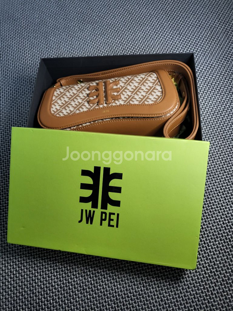 JW pei 조이 숄더백 1번 사용--2