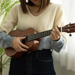 루아우 LU10C 신품급 국민 우쿨렐레 판매합니다
