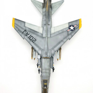 1/72 USN-F-8전투기 프라모델완성작 할인판매