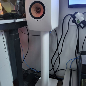 kef ls50 w2 화이트 (민트급) (스탠드포함)