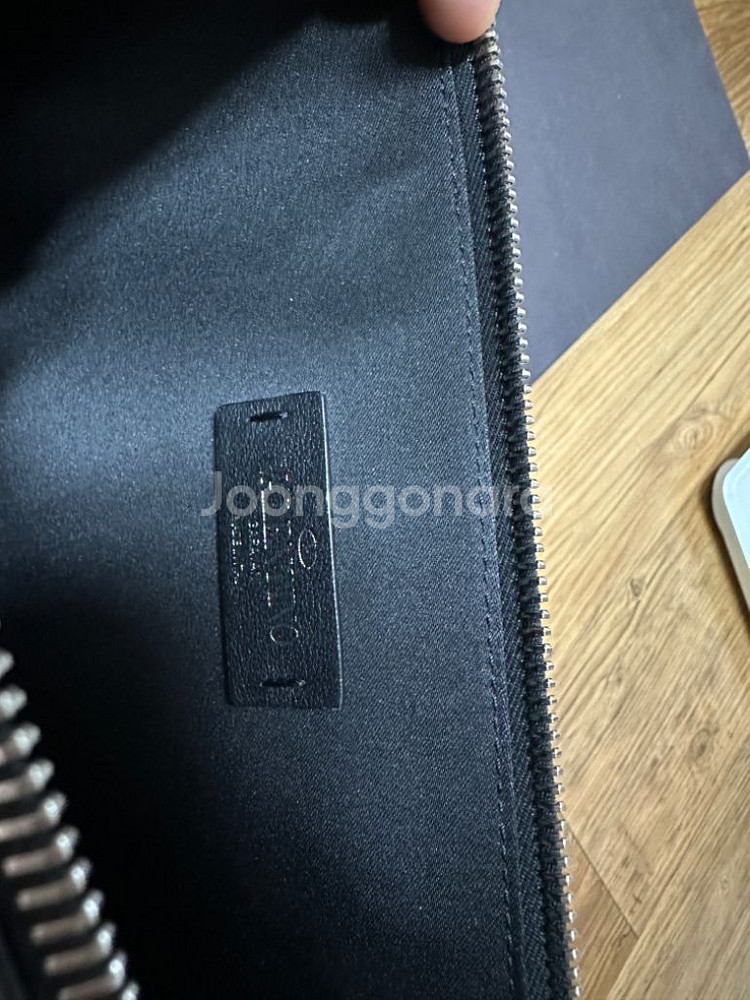 발렌티노 클러치백--3