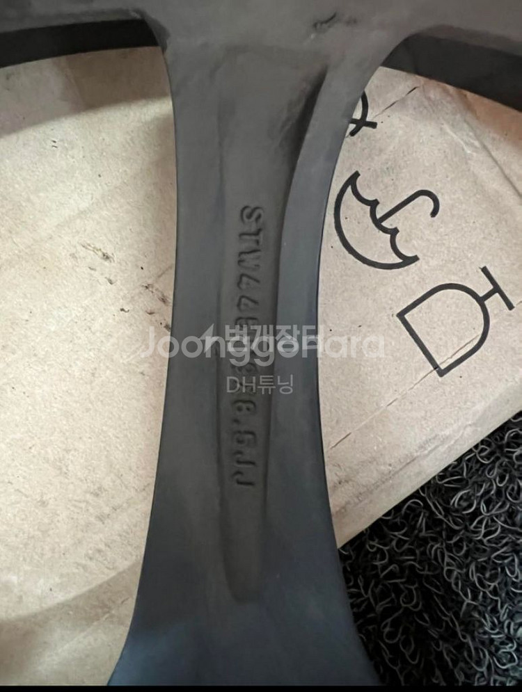 경량 19인치 ssf 휠 한대분 판매합니다.--4