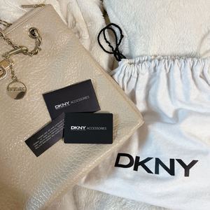 (정품) DKNY 아이보리색 가죽 체인 숄더 크로스백