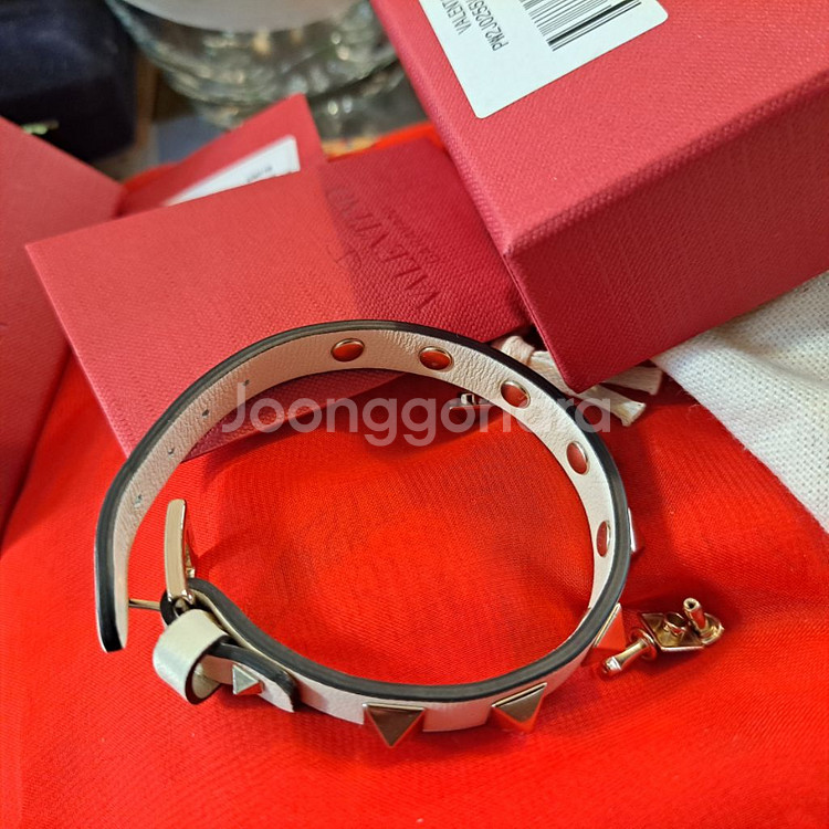 정품 발렌티노 천연 가죽팔찌--5