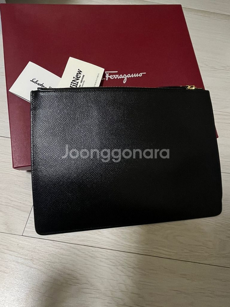 페레가모 클러치백--1